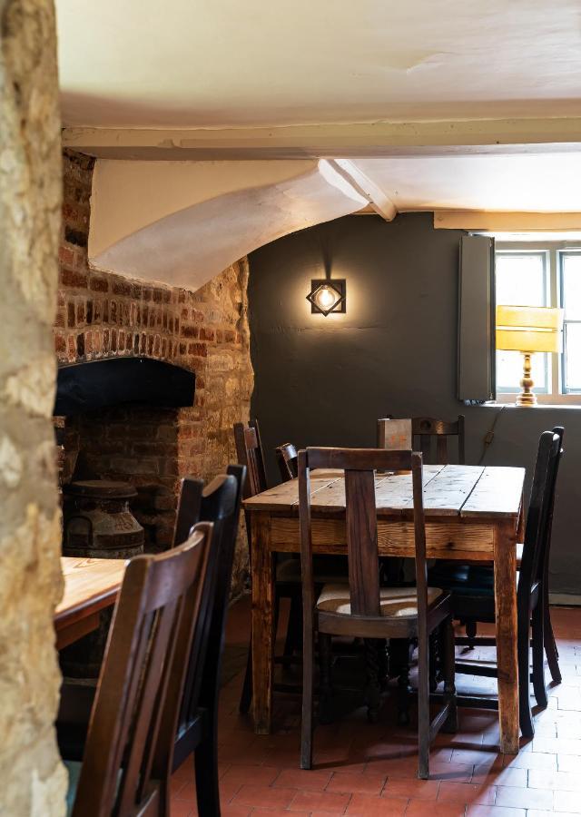 The Dinton Hermit Exterior foto